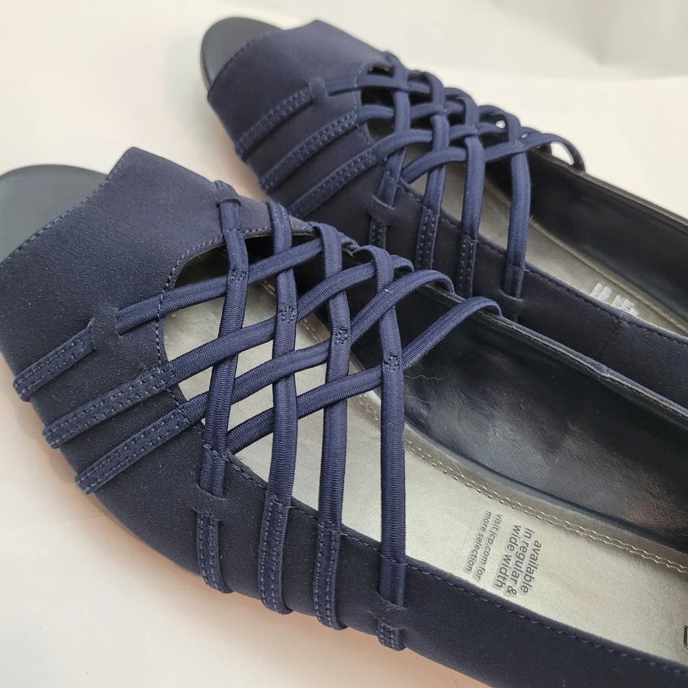 East‎ 5th Grace Wedge 024-2842 Navy Blue Strappy Peep Toe Low Heel Sandals 9.5M